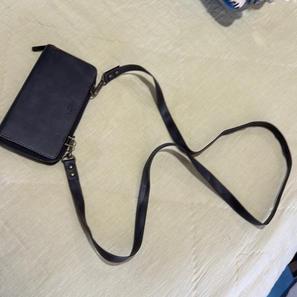 MEGSHI Black Leather Crossbody Bag